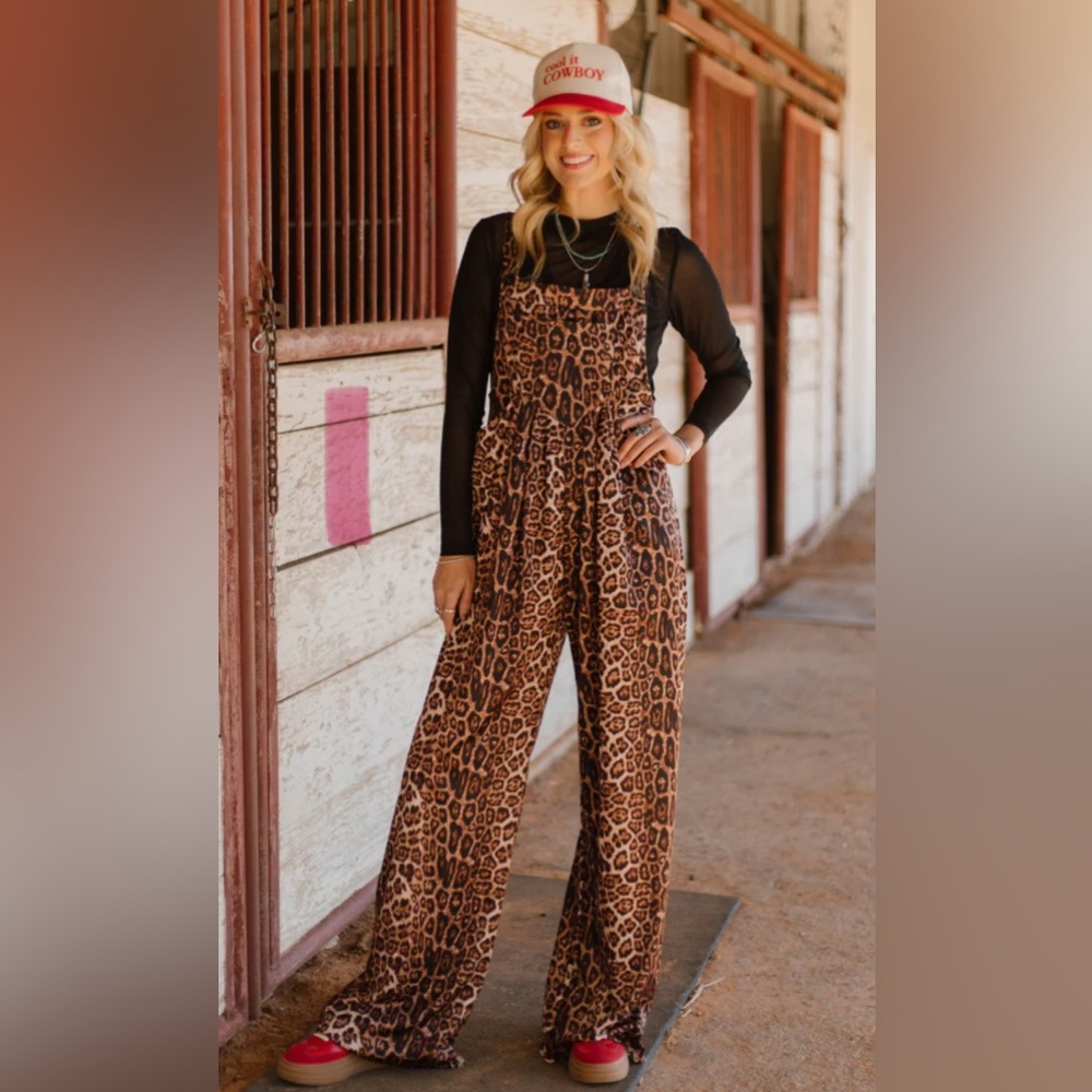 women’s Sterling Kreek Range and Roar leopard cheetah Overall Jumpsuit